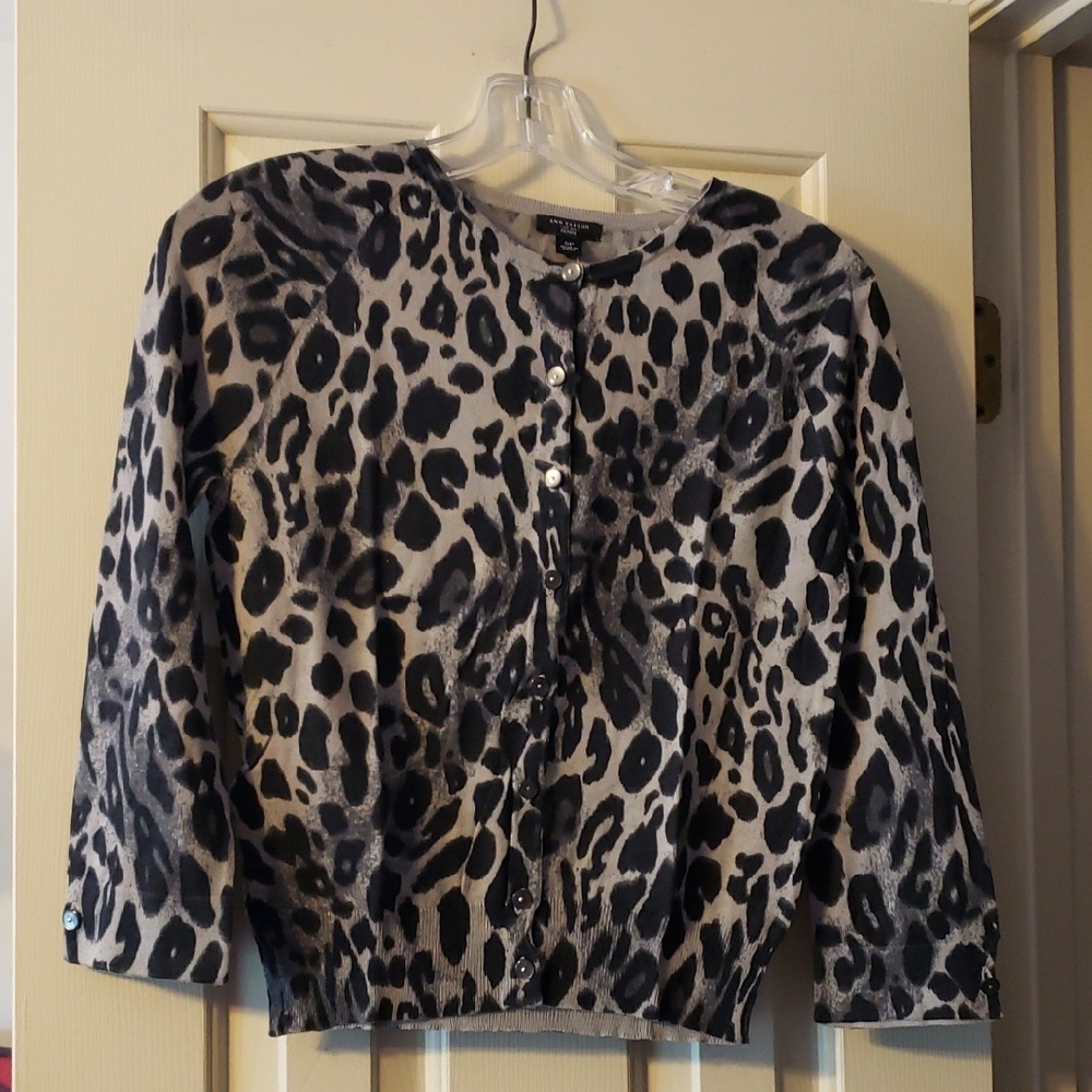 Ann Taylor Petite Grey And Black Animal Print Sweater Size SP NWT